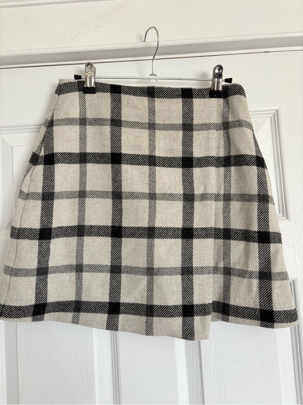 Uniqlo Cream and Black Plaid A-Line Wool Mini Skirt